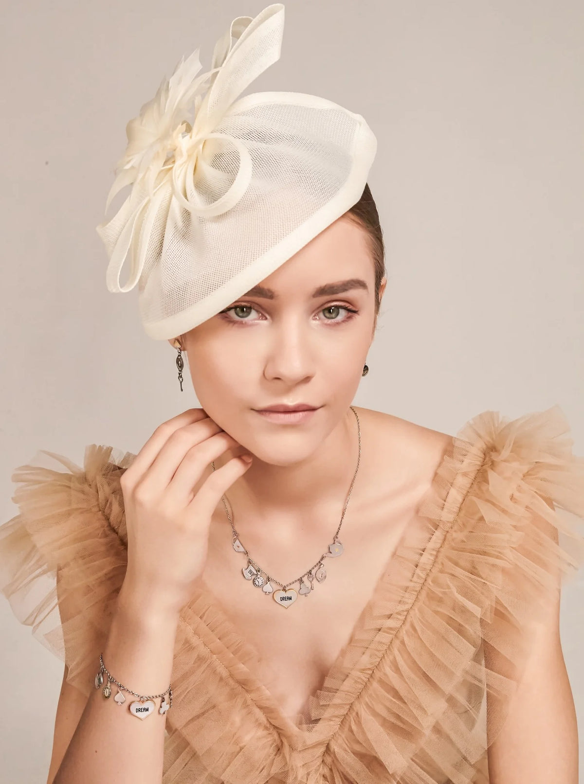 Bracciale in acciaio Mad Tea collezione Alice in Wonderland-CAWB001