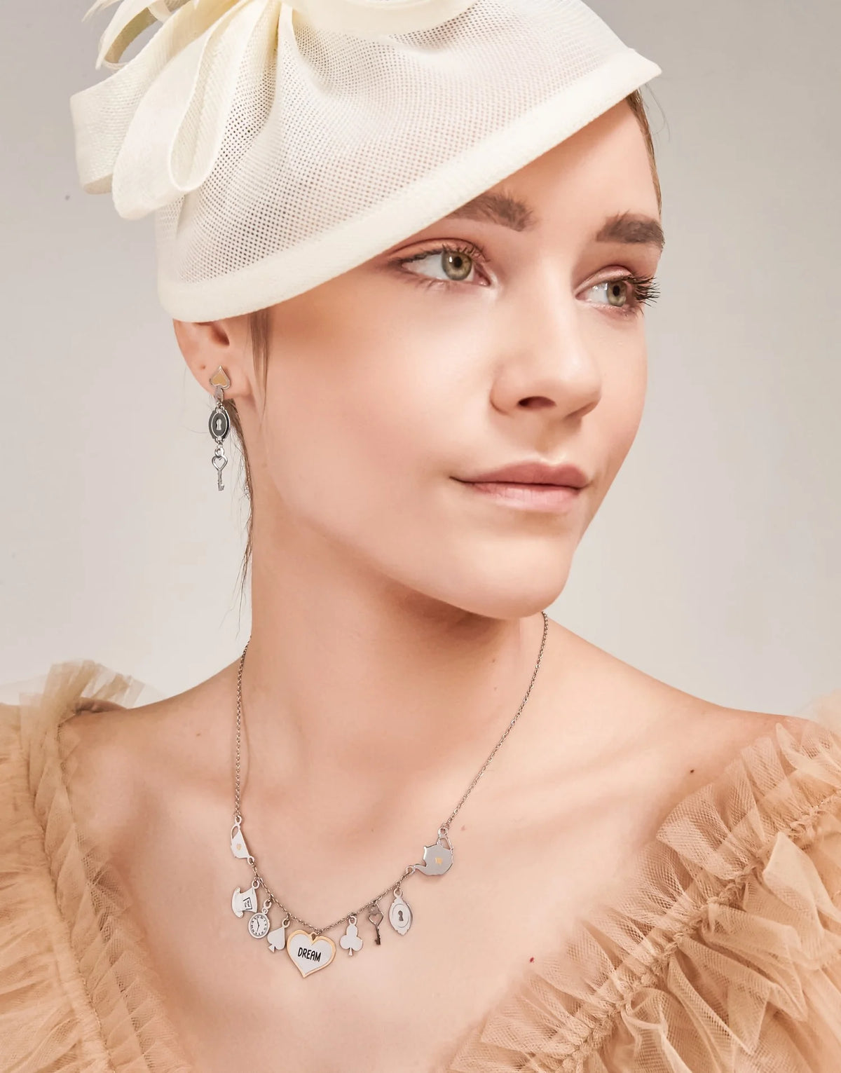 Collana in acciaio Mad Tea collezione Alice in Wonderland-CAWC001