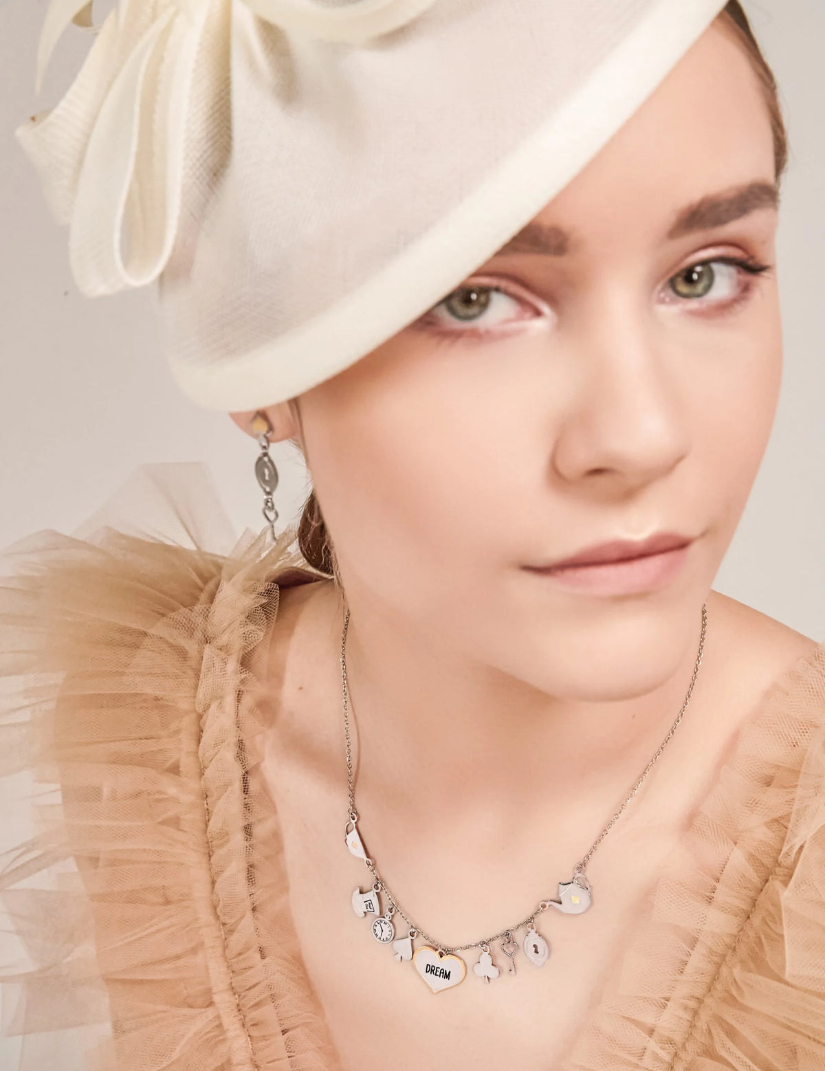 Collana in acciaio Mad Tea collezione Alice in Wonderland-CAWC001