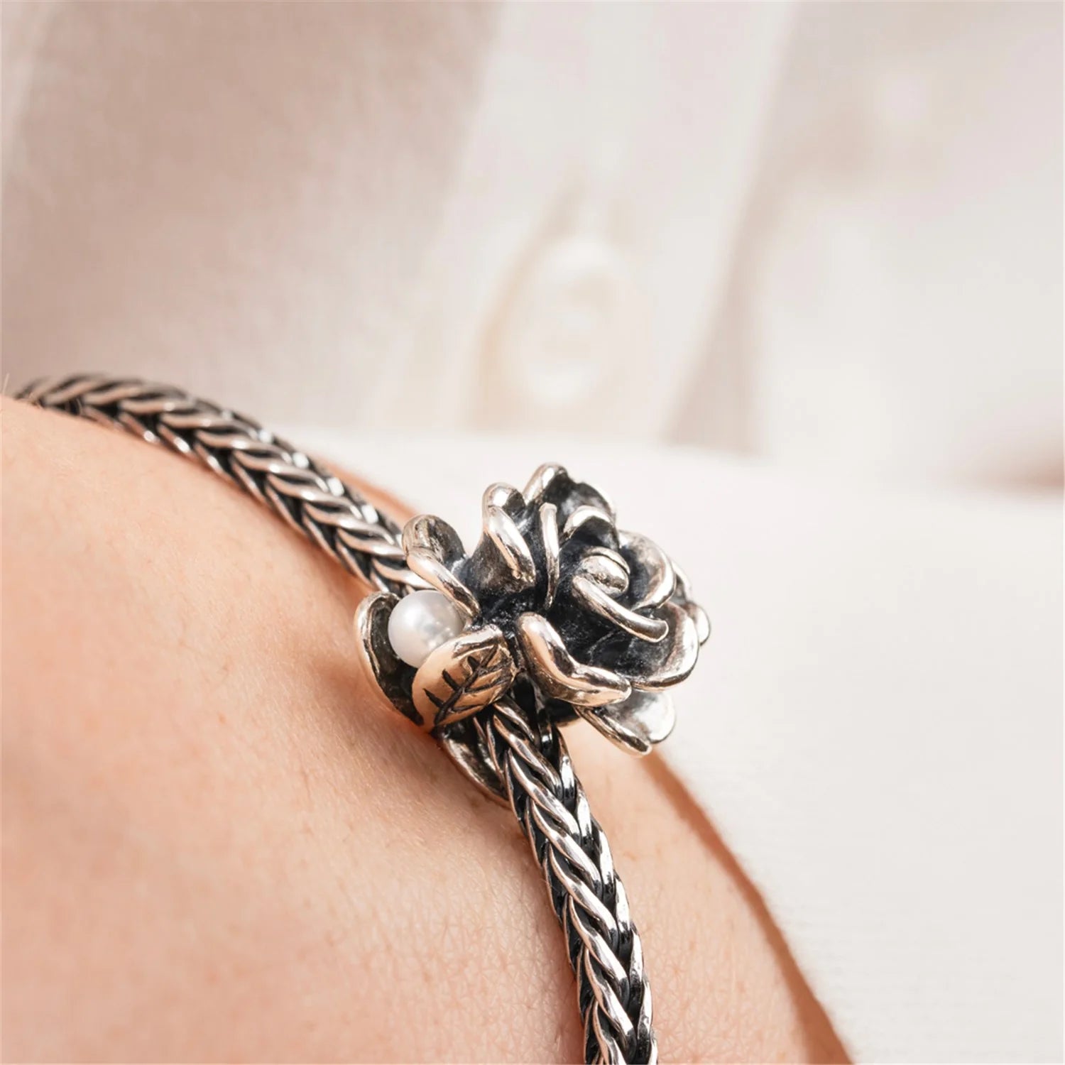 Trollbeads Perlina In Argento 925 “Rosa Di Giugno” TAGBE-00032 – Fascino Per Bracciali