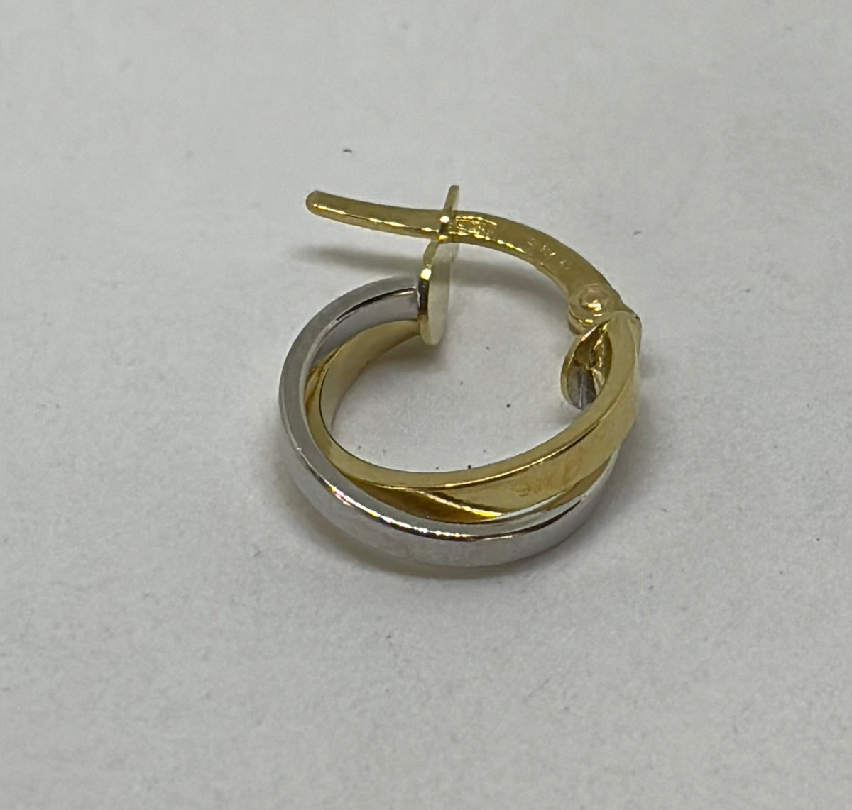 Orecchini in oro 750/1000 - 18 carati colore giallo e bianco - diametro 1,3 centimetri - OO048