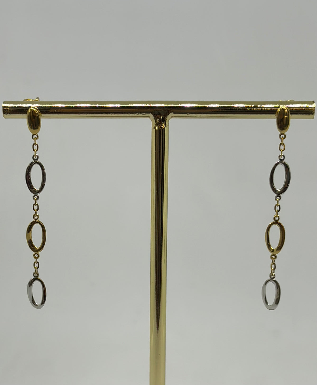 Orecchini in oro 750/1000 - 18 carati pendenti colore bianco e giallo - altezza 5,0 centimetri - OO049