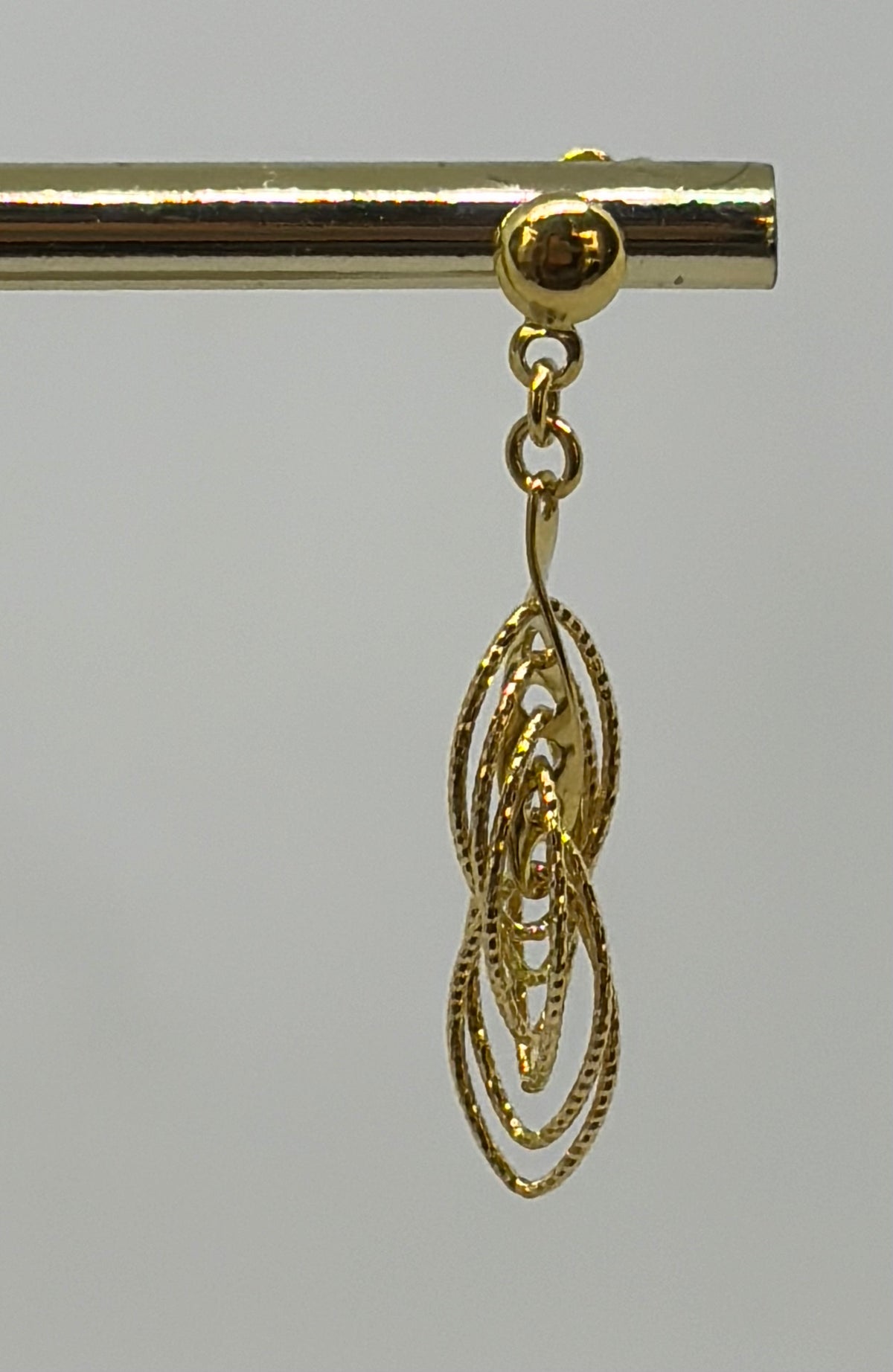 Orecchini in oro 750/1000 - 18 carati pendenti colore giallo - altezza 3,5 centimetri - OO050