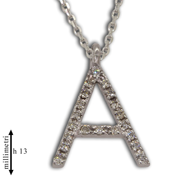 Collana in oro con pendente oro e diamanti lettera grande