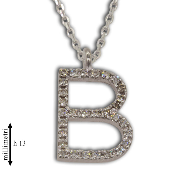 Collana in oro con pendente oro e diamanti lettera grande