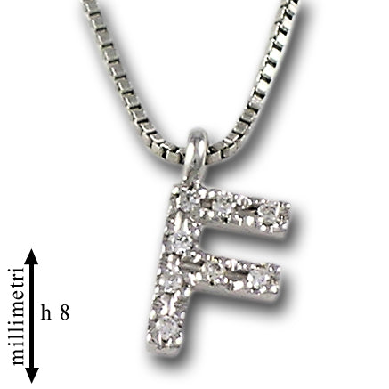 Collana in oro con pendente oro e diamanti lettera piccola