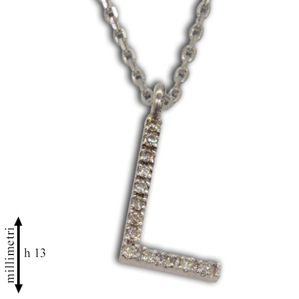 Collana in oro con pendente oro e diamanti lettera grande