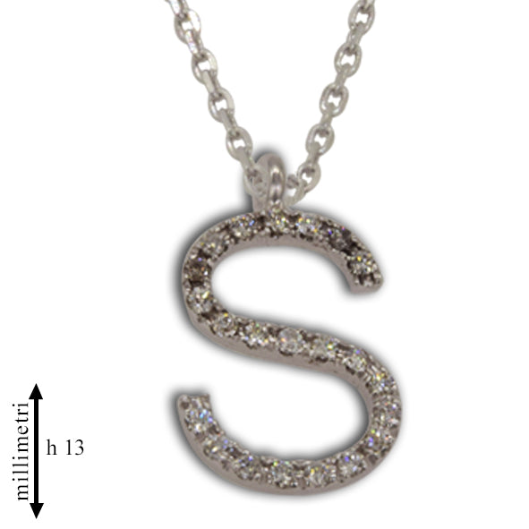 Collana in oro con pendente oro e diamanti lettera grande