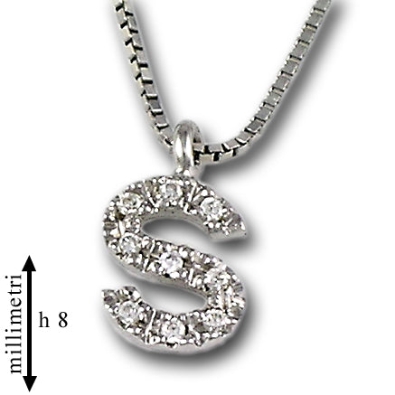 Collana in oro con pendente oro e diamanti lettera piccola